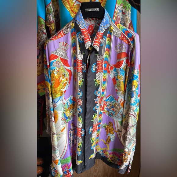 Very Rare Gianni Versace Emperuer Romain Print Silk button up shirt - Picture 2 of 5